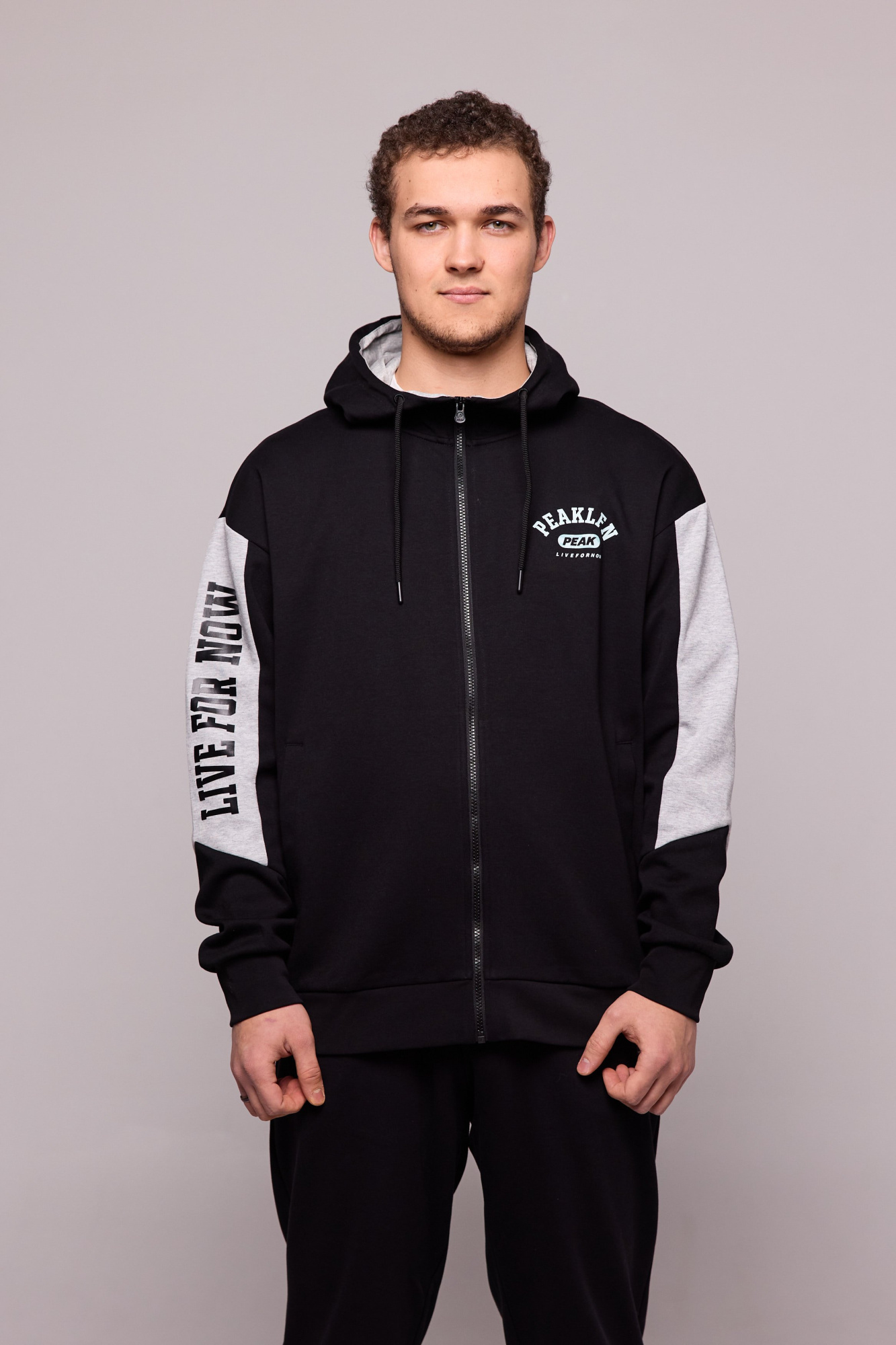 FWA233071_chernyy_01.jpg