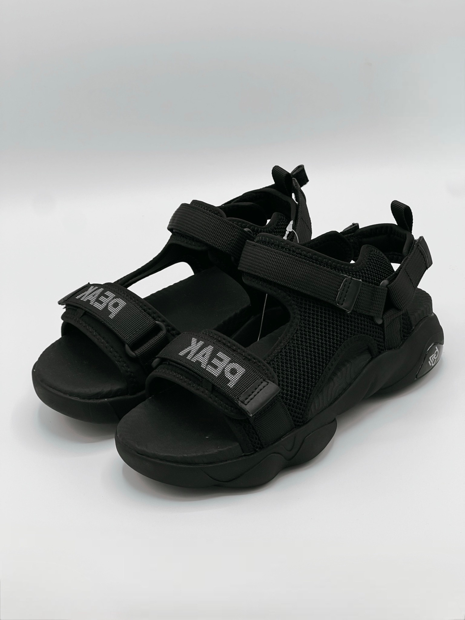 ET42082L_chernyy_01.jpg